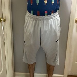 Nike basket ball shorts mens size large grey with pockets